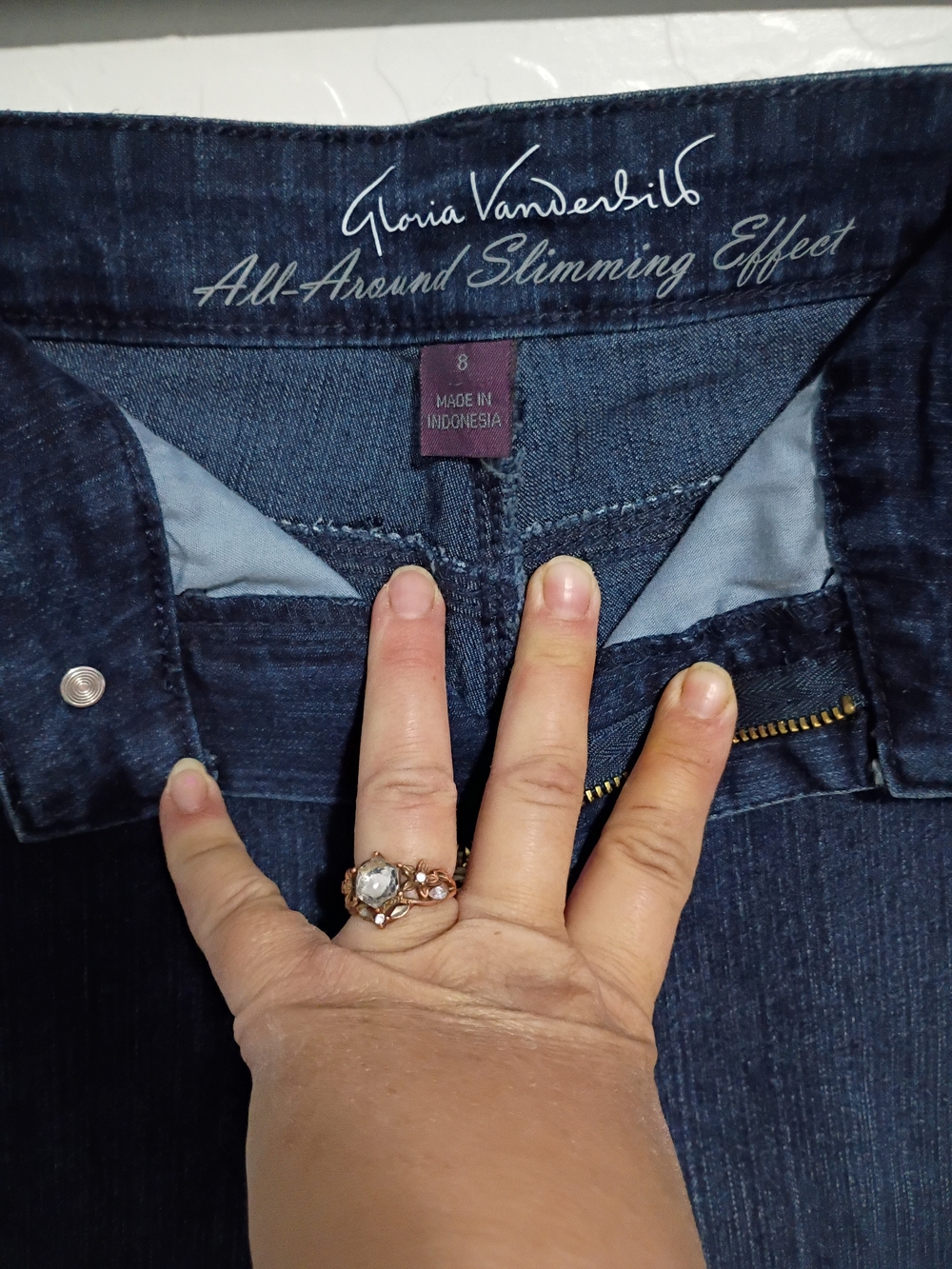 Gloria Vanderbilt Indigo High-Rise Slim Capri Jeans Size-8